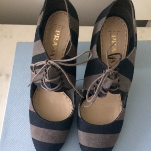 Prada Black/Grey Pumps - Picture 5 of 6